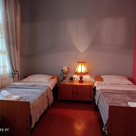 Megobroba Inn Dzentsmani Kültér fotó